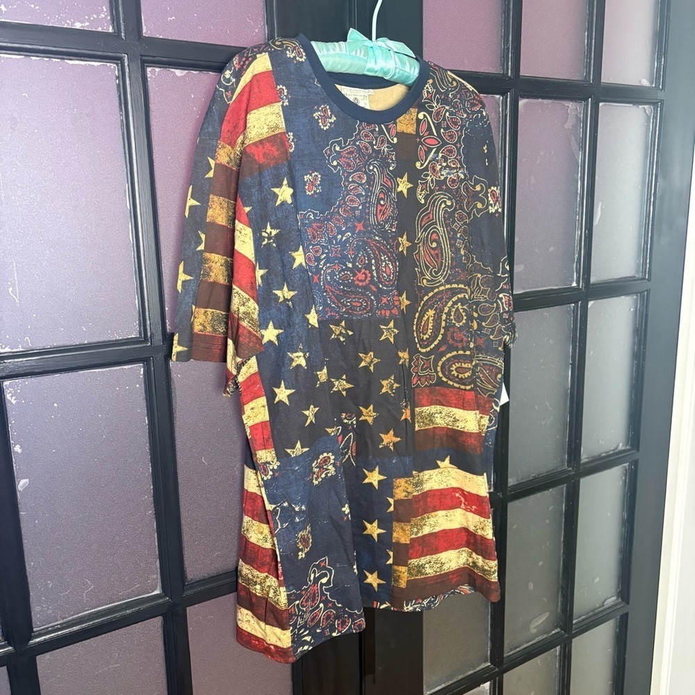 Akademiks Jeanius XL Y2K Oversized Flag Paisley Graphic Tee Streetwear - Picture 1 of 9